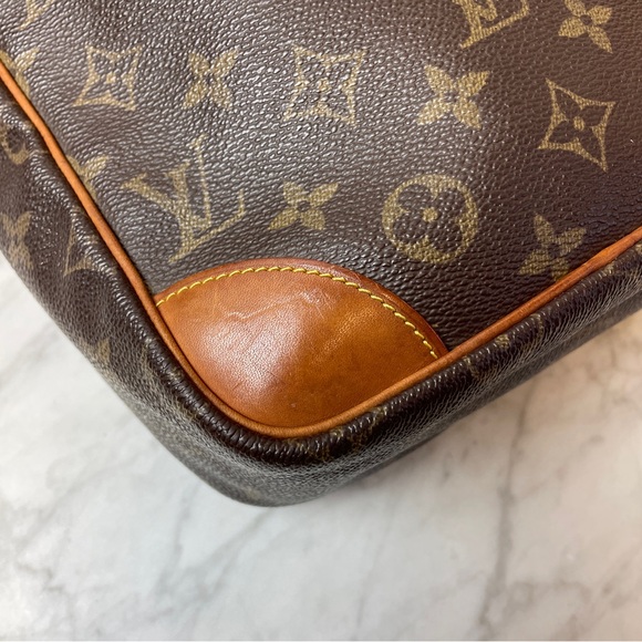 Vintage Louis Vuitton Monogram Crossbody - Picture 5 of 15